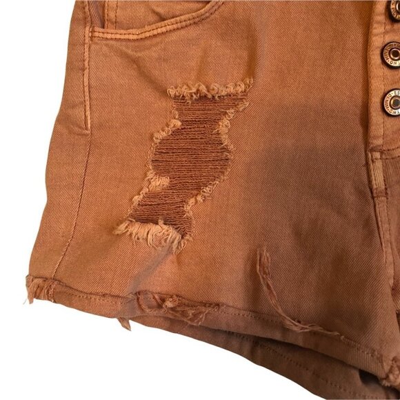 Eighty Two Distressed Shorts in Salmon Size  5 - Picture 11 of 14